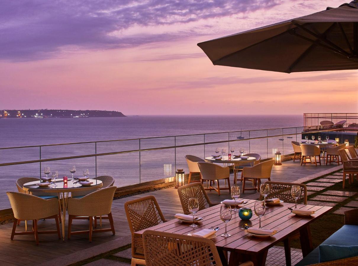 Taj Cidade De Goa Horizon, Goa Panaji Luaran gambar The Deck